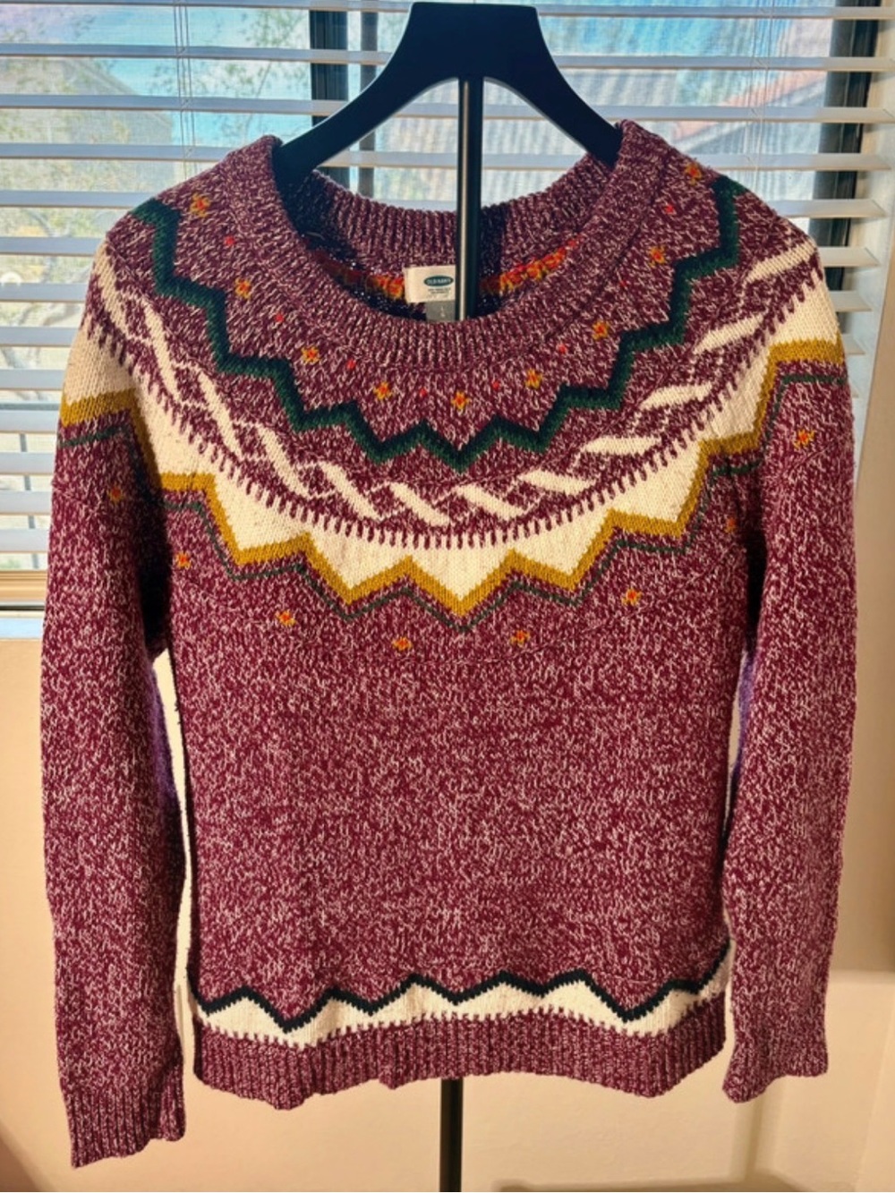 Old Navy Maroon Fair Isle Crewneck Sweater with Cream Accents L